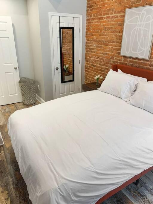 Cozy Modern Apt In The Heart Of Fells Point! Apartment Baltimore Bagian luar foto